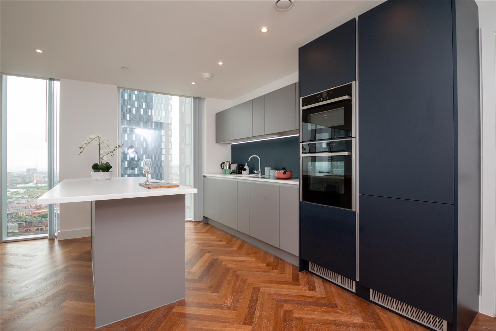 2 Bedroom Apartment To Rent image 5